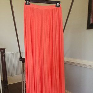 Chelsea&Violet  Pleated Maxi Skirt (Coral)